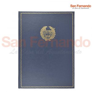 carpeta portafirmas personalizada con escudo en oro. Diplomas