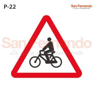 Senalizacion vertical. triangulo peligro ciclistas bicicletas