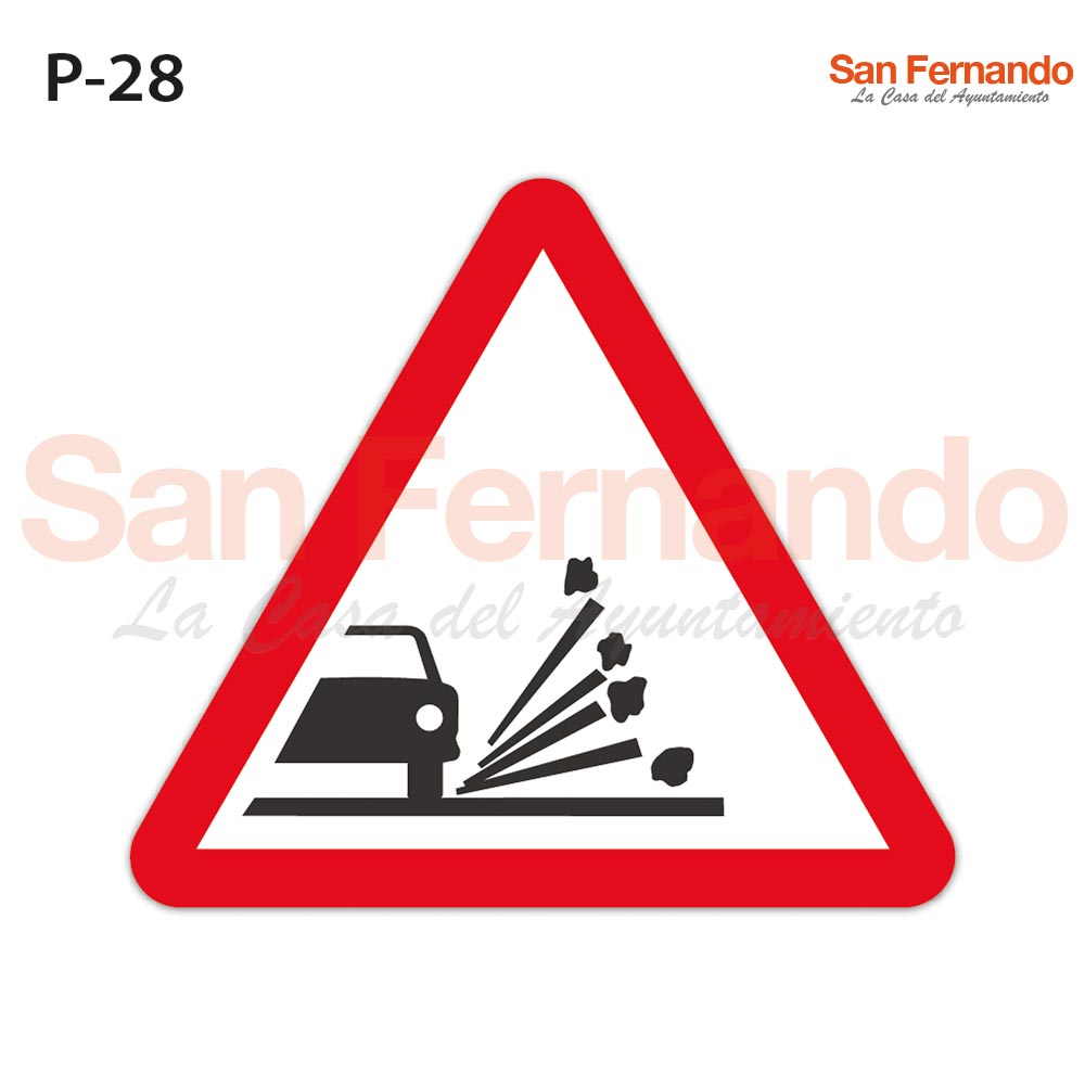 Senalizacion vertical. Triangulo peligro gravilla