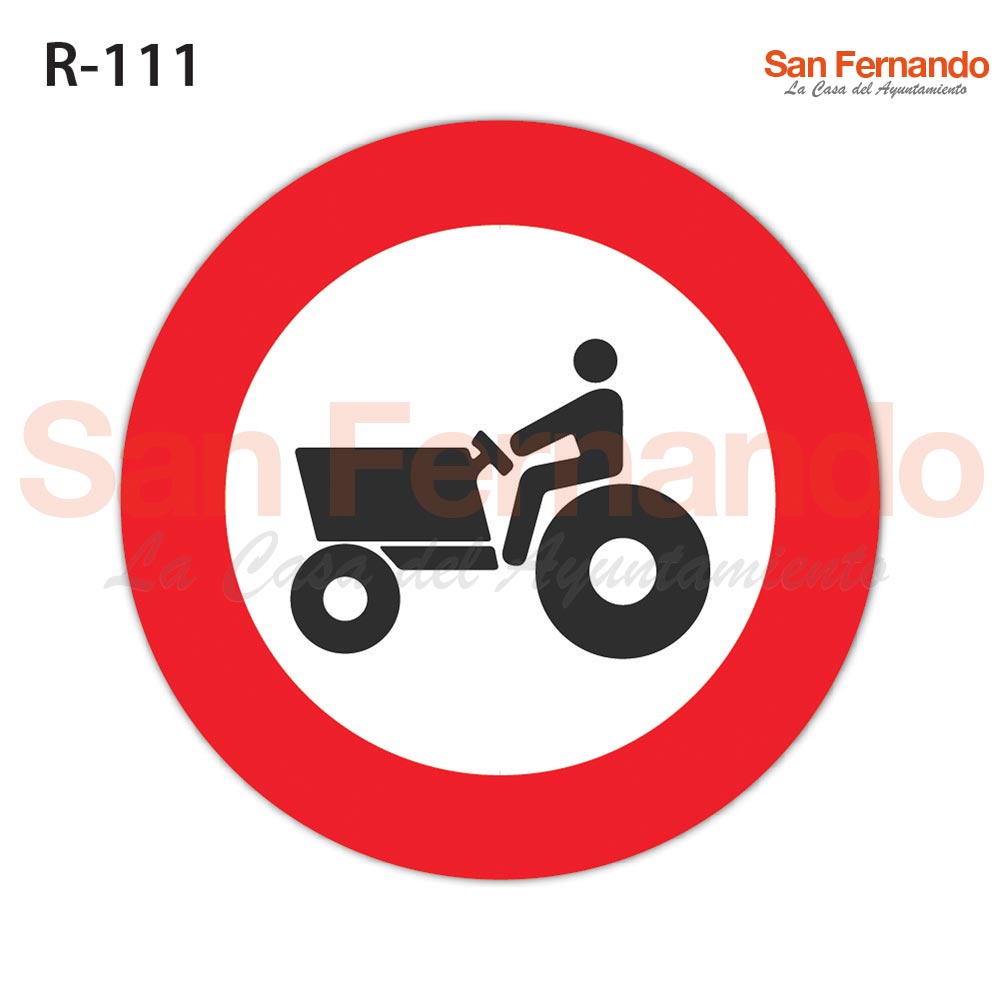 senalizacion vertical prohibido la entrada tractores